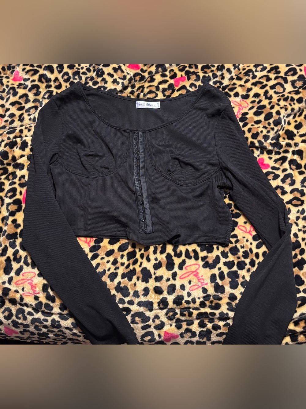 Black Long-Sleeve Cropped Ribbed Top with Hook-Front